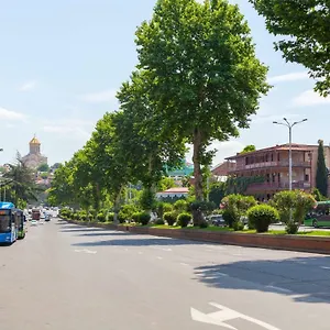Апартаменты Modern In The Heart Of Old, Тбилиси